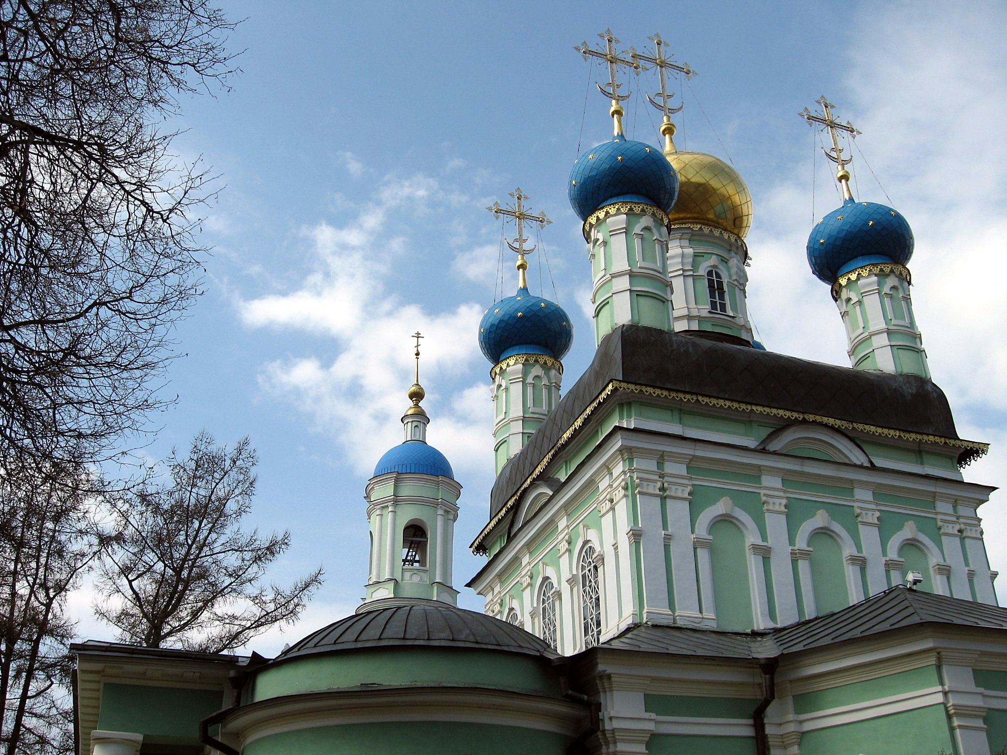 Churches_in_Optina_Monastery