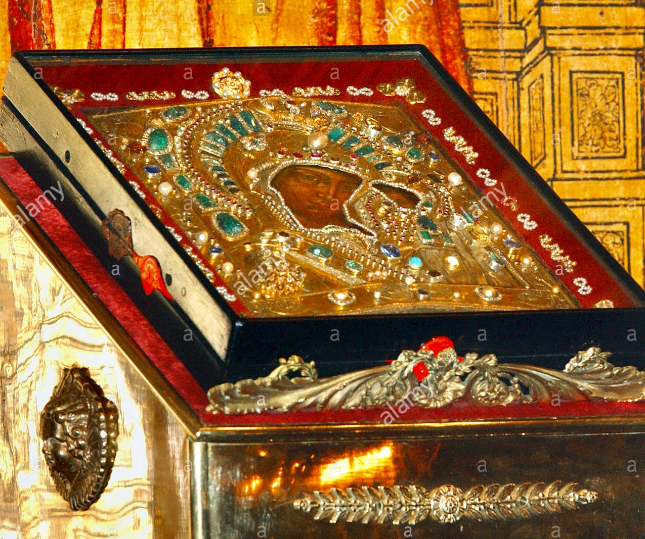L'icona della Madre di Dio di Kazan' restituita dal Santo Papa Giovanni Paolo II al Patriarcato di Mosca