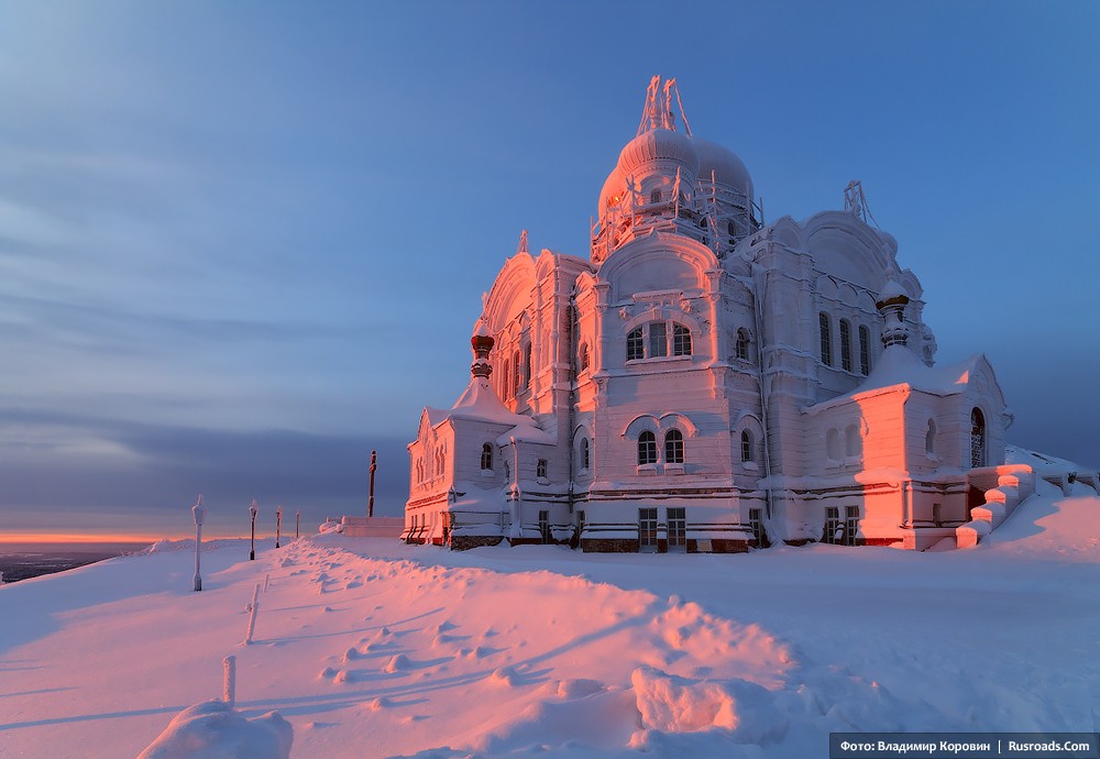 St. Nicholas Monastery, Belgorod Photo: Vladimir Korovin. Entire project: «St. Nicholas Monastery, Belgorod» / Russian Roads.