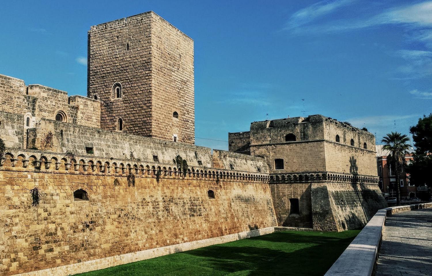 Il castello normanno-svevo di Bari, sede della mostra